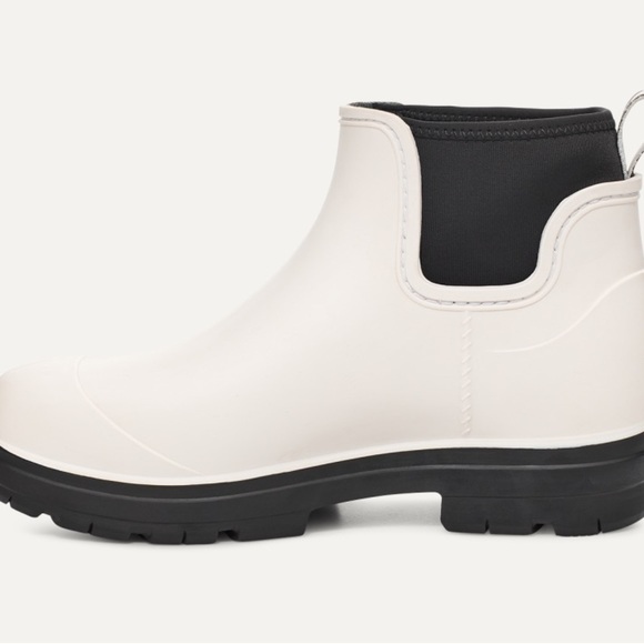 UGG White Droplet Boot - Picture 3 of 6